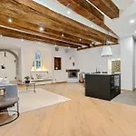 Modern Charm In Old Town Apartamento Tallin