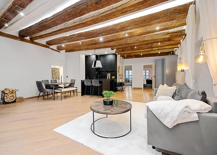 Modern Charm In Old Town Ταλίν