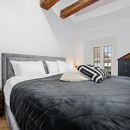 Daire Modern Charm In Old Town
